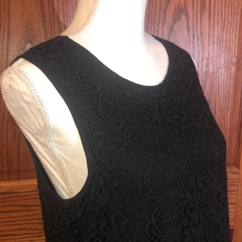 Apt. 9 Black Tank Top Rounded Neckline Asymmetrical Hem - Picture 4 of 5